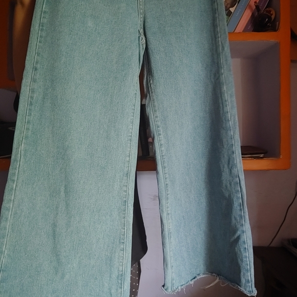 Highwait Denim wide legged jeans. size M - Picture 2 of 9